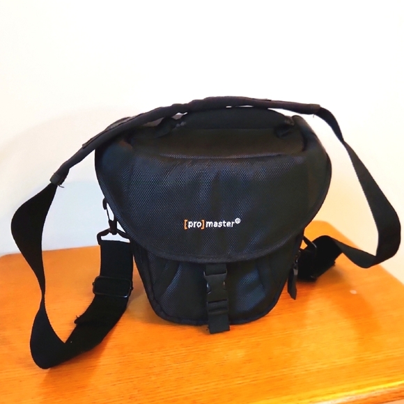 Promaster Digital Elite Photo/Camera Bag with Shoulder Strap and Waist Loop - Picture 1 of 7